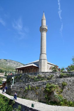 Mostar, Bosna Hersek, 23 Haziran 2015. Mostar Antik şehir. Cami Nezir-Aga Spire üzerinde
