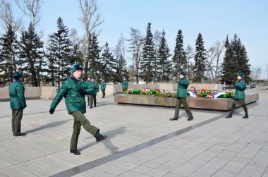 Irkutsk, Rusya, Mart, 16, 2017. Muhafızlar, Irkutsk Eternal flame değiştirme