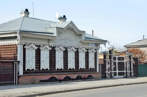 Irkutsk Russland März 2017 Schönes Altes Hölzernes Haus Mit Geschlossenen — Stockfoto