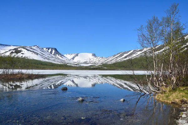 Rusia Península Kola Khibiny Lago Pequeño Vudyavr Verano Día Soleado —  Fotos de Stock