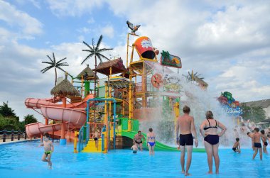 Anapa, Rusya, Temmuz, 19, 2017. İnsanlar su Park Anapa 