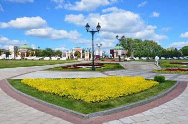 Moskova, Rusya, Ağustos, 14,2015. Rus sahne: Tsaritsyno Park'ta yürüyordunuz insanlar