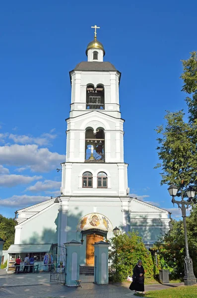 Moskwa Rosja Sierpnia 2015 Dzwonnica Kościoła Matki Bożej Życiodajne Wiosna — Zdjęcie stockowe