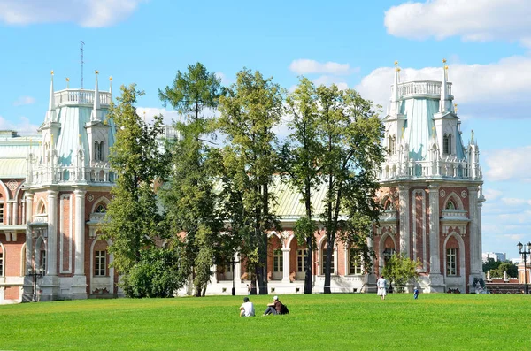 Moscow, Russia, August, 14, 2015. The Grand Palace in museum-reserve "Tsaritsyno" in Moscow — Stock Photo, Image