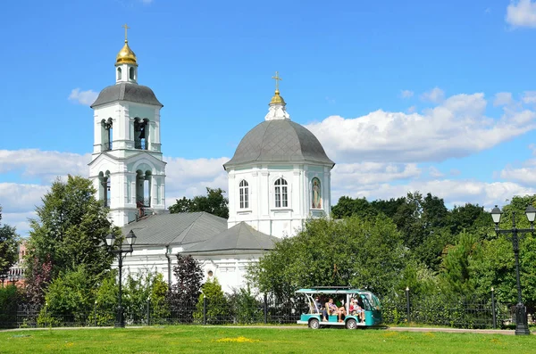 Moskva. Tsaritsyno. Kostel Panny Marie "životodárný pramen" — Stock fotografie