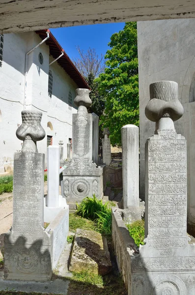 Bakhchisaray, Crimea, 28 aprile 2017. Nessuno, il vecchio cimitero di Khan — Foto Stock