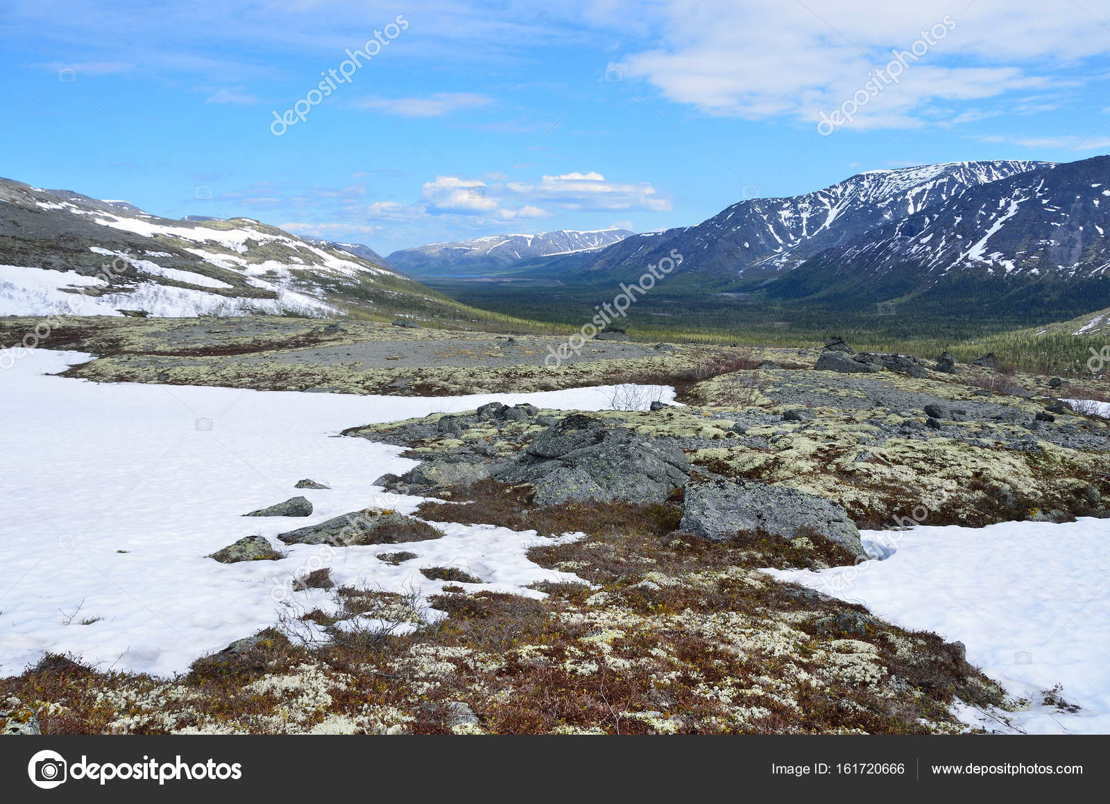 On which peninsula are the Khibiny mountains On which peninsula are the Khibiny mountains