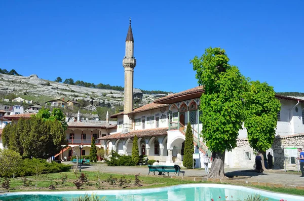 Bakhchisaray, Crimea, április, 28, 2017. Khan Palace-ban tavasz — Stock Fotó