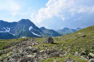 Rusya, Kafkas biyosfer yaz manzara bulutlu havalarda saklıdır.