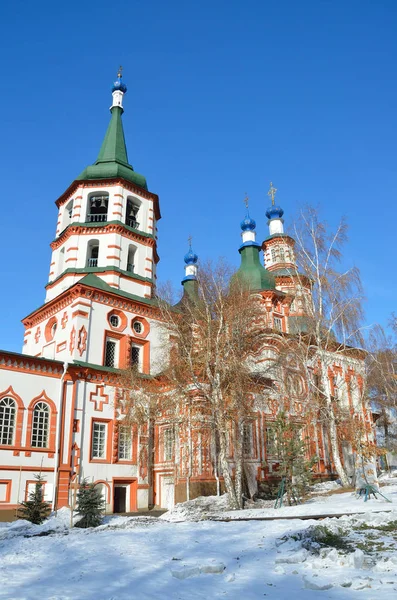 Kostel Povýšení svatého kříže Boha v Irkutsku — Stock fotografie