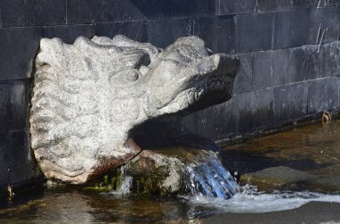 Mineral Erlonguan bahar Wudalianchi, Çin'Yaoquan yanardağ eteklerinde vizyon tedavisi için