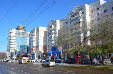 Blagoveshchensk, Rusya, Ekim, 21, 2017. Blagoveshchensk Ekim 50 yıl sokakta arabalar 