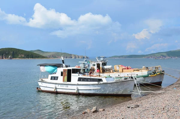 Vladivostok Rusko Září 2017 Lidé Přišli Lodí Dovolenou Ostrově Klykov — Stock fotografie