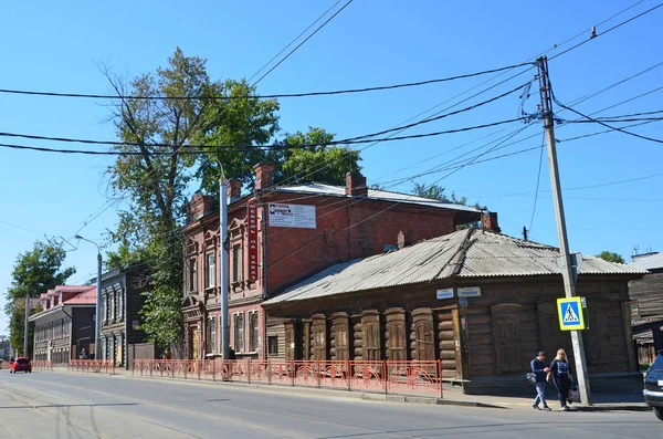 Irkoetsk Rusland Augustus 2017 Mensen Lopen Timiryazev Street Zomer — Stockfoto