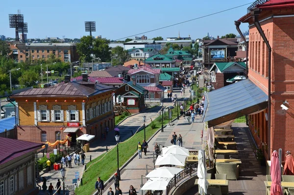 Irkutsk Rusia Agosto 2017 Gente Caminando Antiguo Barrio 130 Irkutsk — Foto de Stock