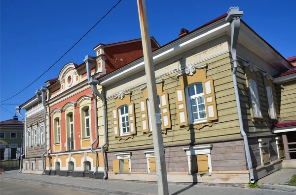 伊尔库茨克 俄罗斯 2017 老房子在130米处所在3的街道 窗口对亚洲 博物馆 伊尔库茨克区域博物馆的分支 — 图库照片