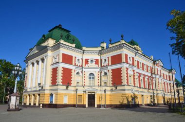 Irkutsk, Rusya Federasyonu, Ağustos, 29, 2017.Irkutsk akademik Dram Tiyatrosu N. P. Okhlopkov sonra güneşli havalarda adlı