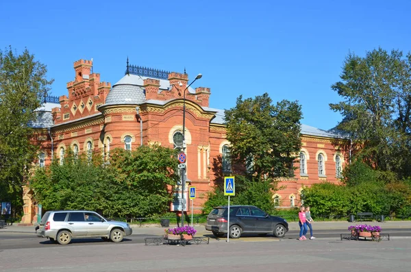 이르쿠츠크 러시아 2017 이르쿠츠크 학문의 박물관 Sunnny 하루에 사람들 — 스톡 사진