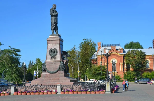 Irkuck Rosja Marca 2017 Wolking Ludzi Pobliżu Pomnika Cesarza Alexander — Zdjęcie stockowe