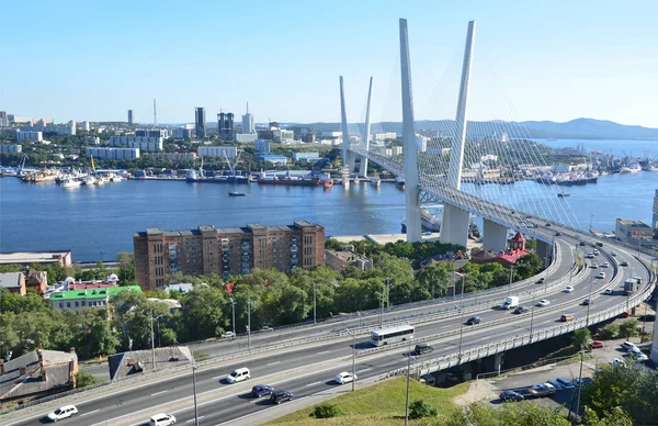 Vladivostok Russia August 2017 Bridge Golden Horn Bay Vladivostok Sunny — Stock Photo, Image