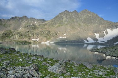 Rusya, Kafkasya, Bush dağlık Gölü yaz aylarında