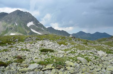 Rusya, Kafkas biyosfer yaz manzara bulutlu havalarda saklıdır.