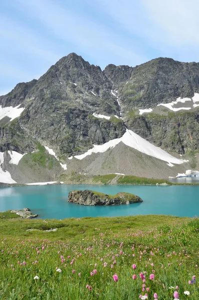 Rússia Cáucaso Ocidental Lago Imeretinskoye Verão — Fotografia de Stock