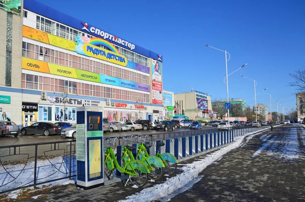 Blagoveshchensk Rusia Octubre 2017 Coches Están Ciudad Blagoveshchensk Calle Zeyskaya — Foto de Stock