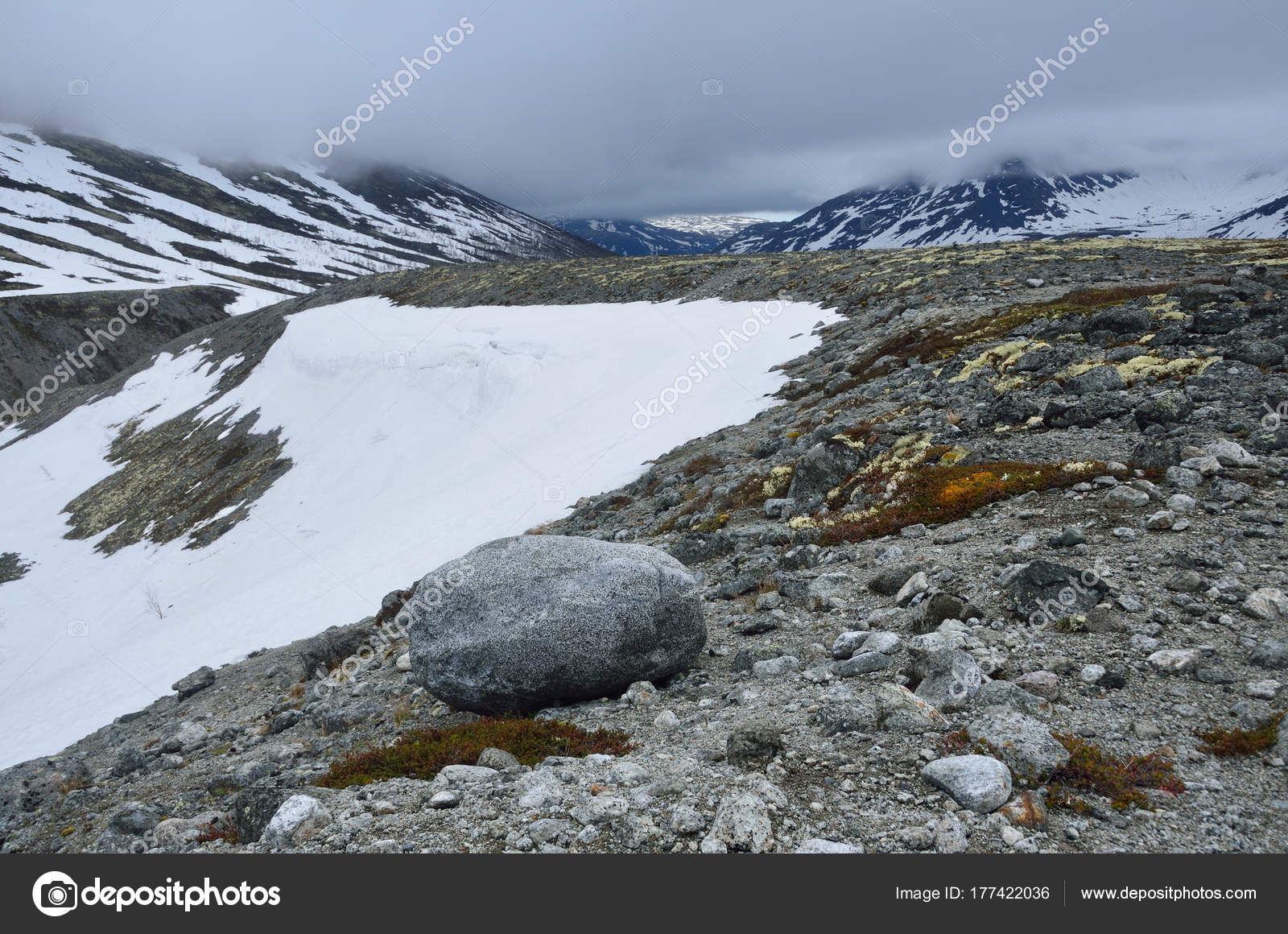 On which peninsula are the Khibiny mountains On which peninsula are the Khibiny mountains