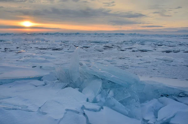 Russia Lago Baikal Hummocks Ghiaccio Mattino — Foto Stock