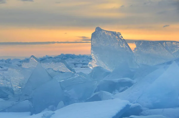 Rusland Baikal Lake Hummocks Van Het Ijs Bij Zonsopgang — Stockfoto