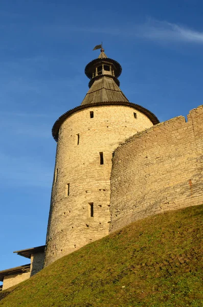 Pskov Russia Kutekroma Torre Dal Fiume Velikaya Krom Pskov — Foto Stock