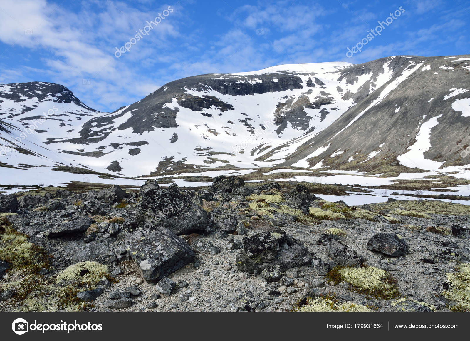 On which peninsula are the Khibiny mountains On which peninsula are the Khibiny mountains