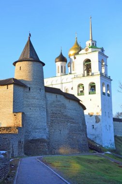 Pskov, Rusya Federasyonu, antik Pskov Kremlin ve Svyato-Troitsky Katedrali duvarları