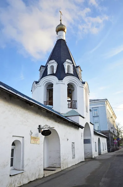 Rosja Dzwonnica Kościoła Michaił Archaniołów Gawrił Gorodets Miasto Psków Street — Zdjęcie stockowe