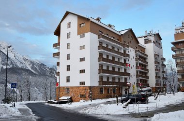 Rosa Khutor, Sochi, Rusya Federasyonu, Ocak, 26, 2018. Sochi, Rosa Khutor, sabahın erken saatlerinde Olimpiyat Köyü