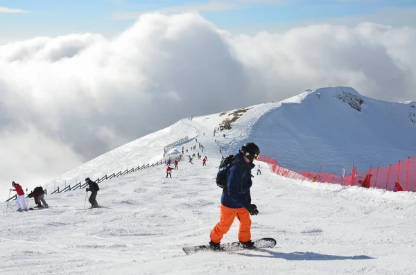 Rosa Khutor Soczi Rosja Stycznia 2018 Man Snowboard Ośrodek Narciarski — Zdjęcie stockowe