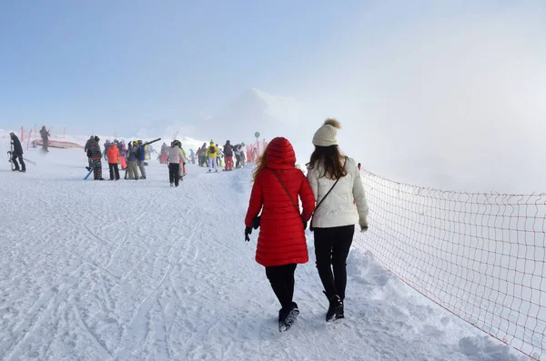 Rosa Khutor Sochi Rusland Januari 2018 Mensen Minder Zichtbaar Zijn — Stockfoto