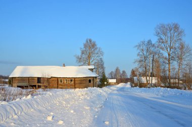 Rusya, Arkhangelsk bölgesi, Plesetsk İlçesi, Voznesenskaya köyü. Eski ahşap evler