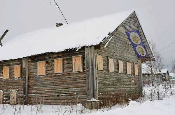 Oshevensk Shiryaikha ロシア Febryary 2018 屋根の上の絵画 世紀初頭の家の記念碑 アルハンゲリスク地域 Kargopol — ストック写真