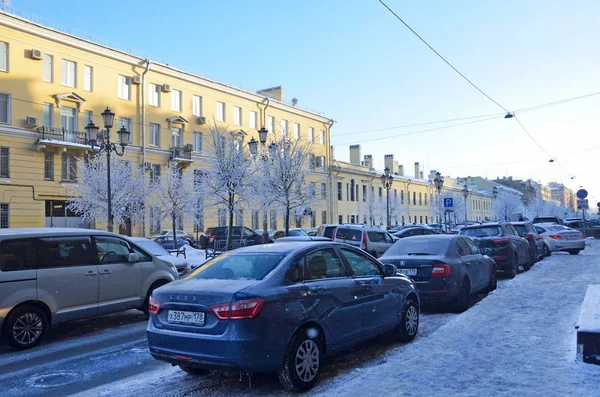 Petersburg Russia February 2018 Cars Parked Roadside Zakharevskaya Street Winter — Stock Photo, Image