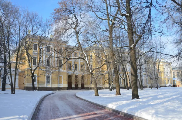 Winter Park Před Čtvrti Smolny Ústředí Říjnové Revoluce Saint Petersburg — Stock fotografie