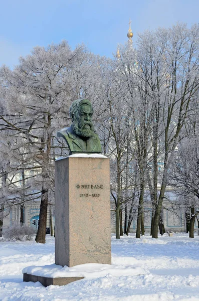 Petersburg Oroszország Február 2018 Friedrich Engels Mellszobra Kerti Földben Szmolnij — Stock Fotó