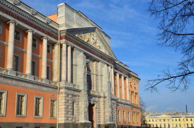 St Petersburg, Rusya, 22 Şubat 2018. Kışın Mikhailovsky Kalesi. Fontanka. Saint-Petersburg