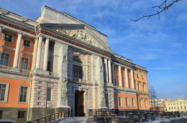 St Petersburg, Rusya, 22 Şubat 2018. Kışın Mikhailovsky Kalesi. Fontanka. Saint-Petersburg