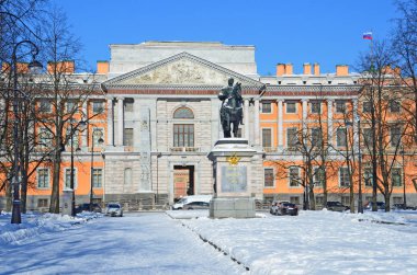 St Petersburg, Rusya, Şubat, 27, 2018. İmparator Peter kış büyük ve Mikhailovsky kalede Anıtı. Fontanka. Saint-Petersburg