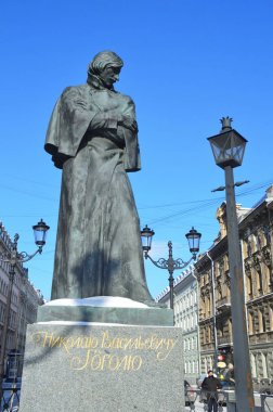 St Petersburg, Rusya, Şubat, 27, 2018. Saint-Petersburg Malaya Konyushennaya sokakta Nikolai Gogol Anıtı 