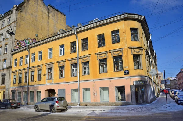 San Petersburgo Rusia Febrero 2018 Coches Estacionados Calle Gangutskaya Cerca — Foto de Stock