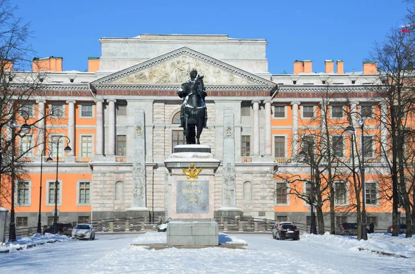 Petersburg Rosja Lutego 2018 Pomnik Cesarza Piotra Wielkiego Mihajłowskij Zamek — Zdjęcie stockowe