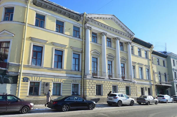 San Petersburgo Rusia Febrero 2018 Coches Aparcados Cerca Casa Neklyudov — Foto de Stock